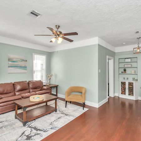 2 Kitchens,2 Living Rooms,4 Bedrooms-Close To All! Galveston Bagian luar foto