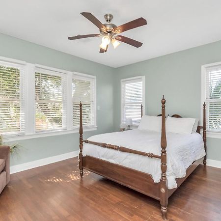 2 Kitchens,2 Living Rooms,4 Bedrooms-Close To All! Galveston Bagian luar foto