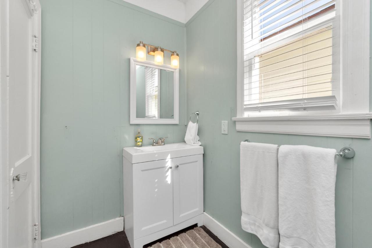2 Kitchens,2 Living Rooms,4 Bedrooms-Close To All! Galveston Bagian luar foto