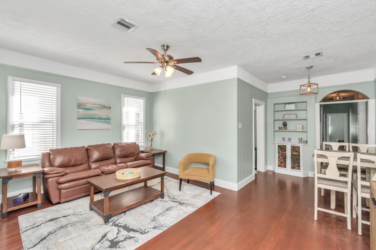 2 Kitchens,2 Living Rooms,4 Bedrooms-Close To All! Galveston Bagian luar foto