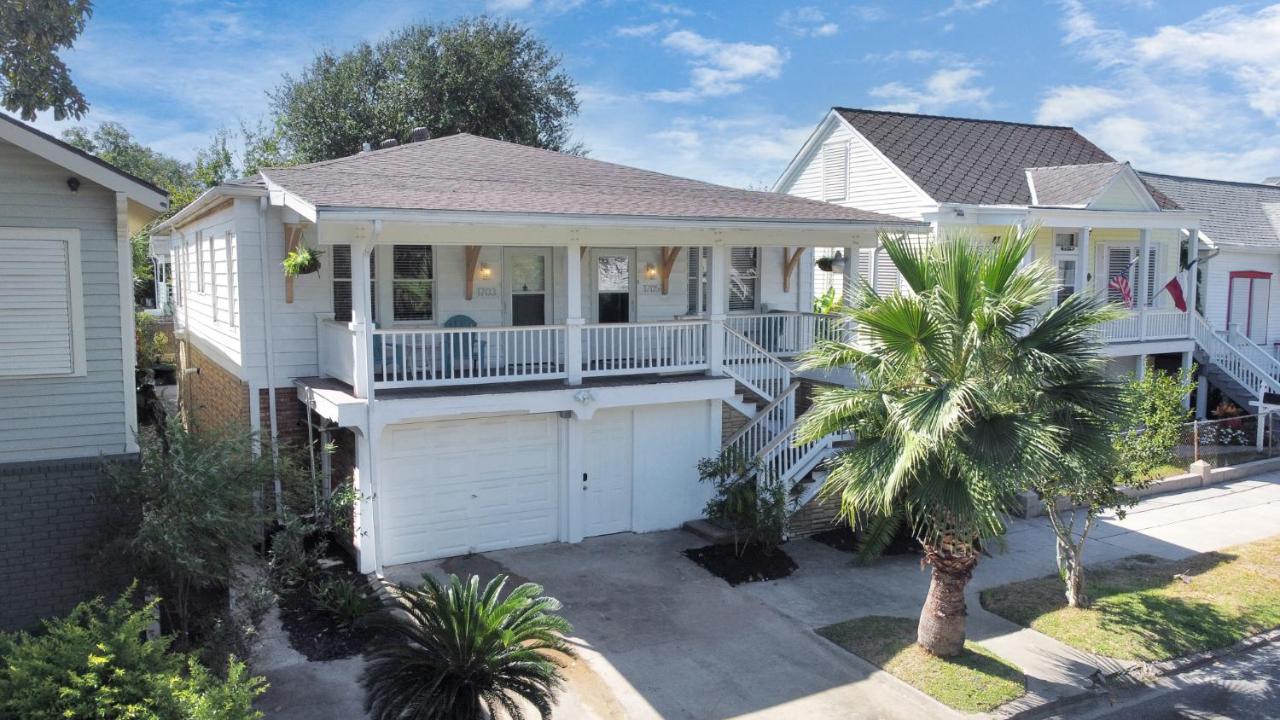 2 Kitchens,2 Living Rooms,4 Bedrooms-Close To All! Galveston Bagian luar foto