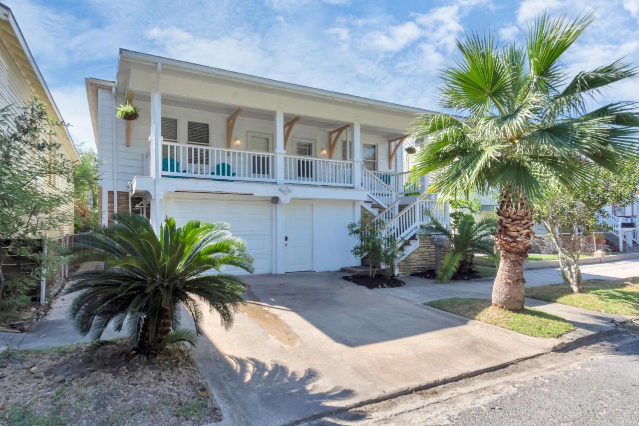 2 Kitchens,2 Living Rooms,4 Bedrooms-Close To All! Galveston Bagian luar foto