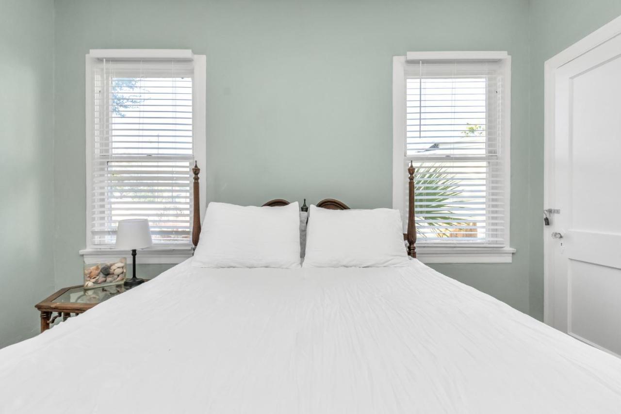 2 Kitchens,2 Living Rooms,4 Bedrooms-Close To All! Galveston Bagian luar foto