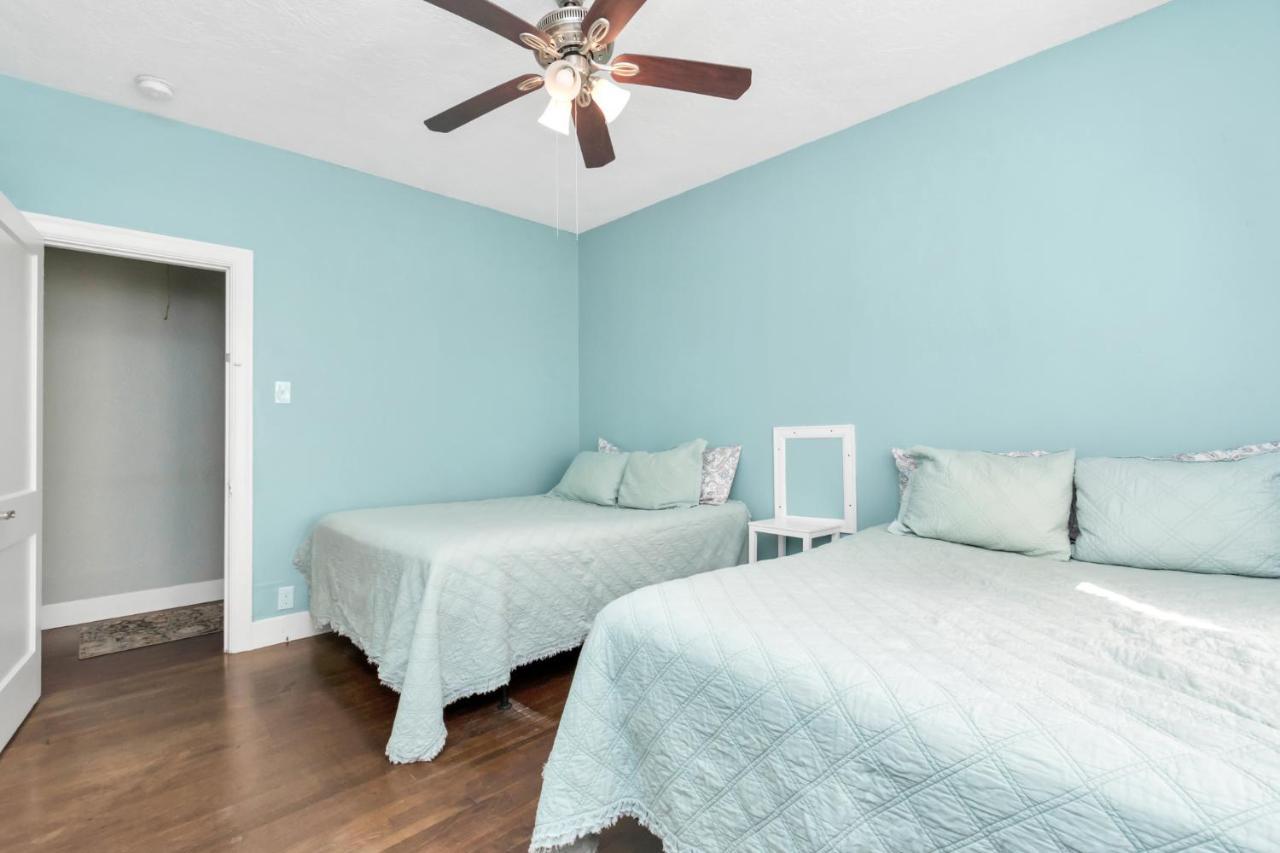 2 Kitchens,2 Living Rooms,4 Bedrooms-Close To All! Galveston Bagian luar foto