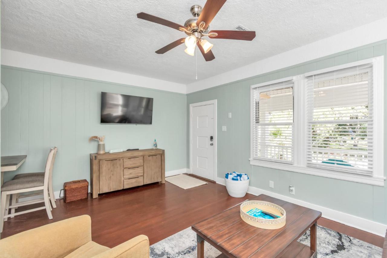 2 Kitchens,2 Living Rooms,4 Bedrooms-Close To All! Galveston Bagian luar foto