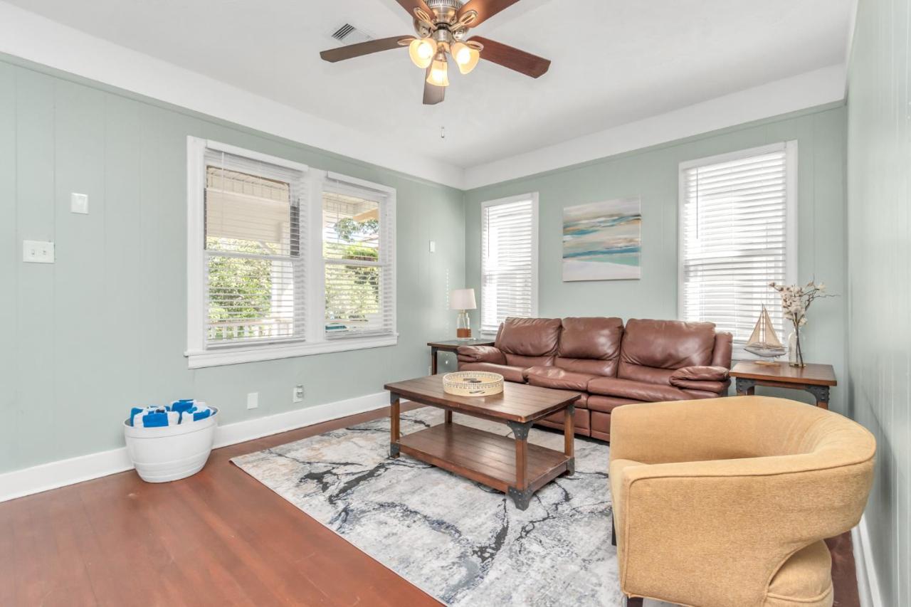 2 Kitchens,2 Living Rooms,4 Bedrooms-Close To All! Galveston Bagian luar foto