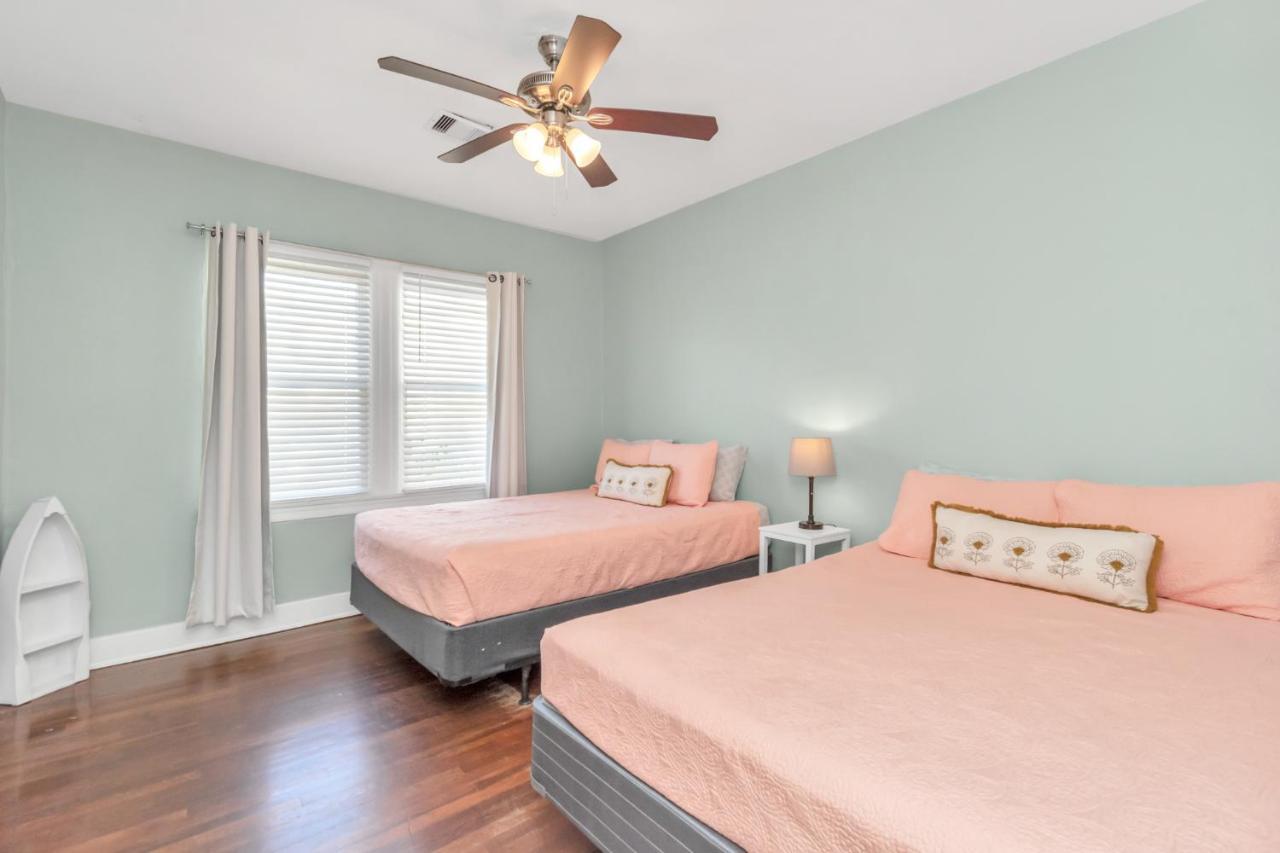 2 Kitchens,2 Living Rooms,4 Bedrooms-Close To All! Galveston Bagian luar foto